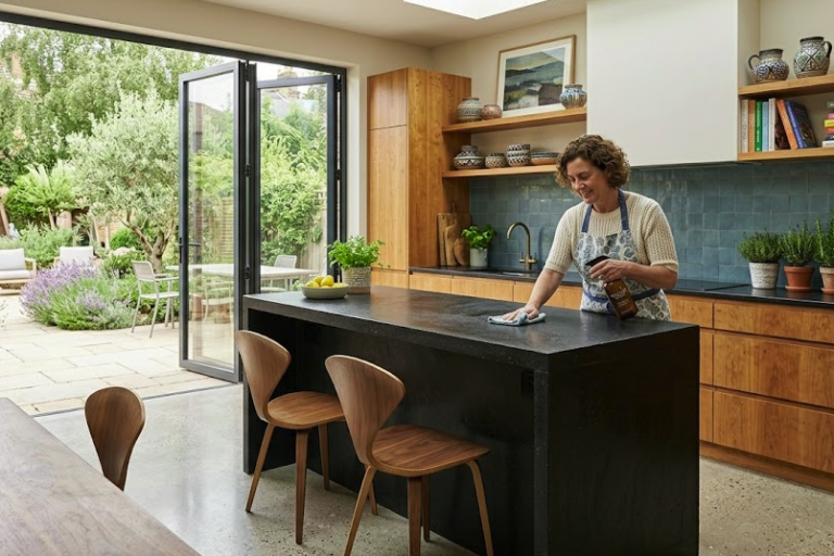 How Long Does It Take to Clean a 1000 Sq Ft House
